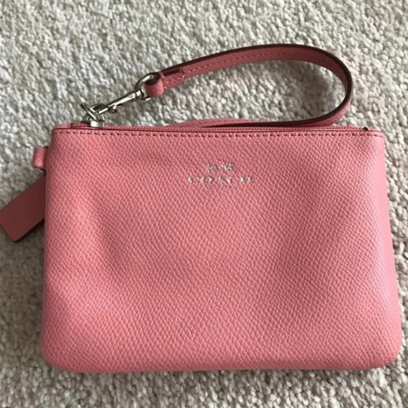 Authentic Coach Light Pink Pebble Leather Wristlet - Picture 1 of 4